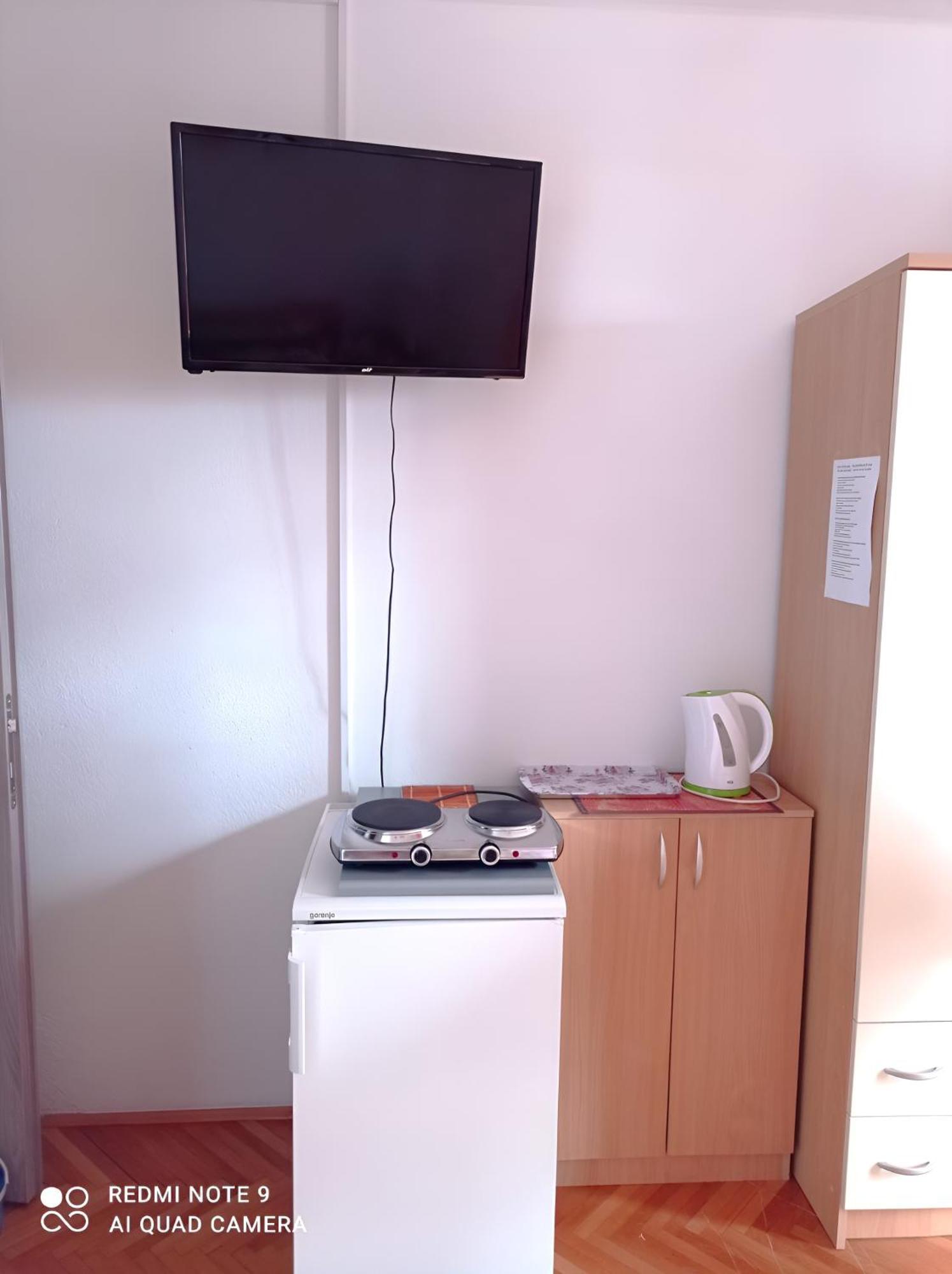 15 * Makarska