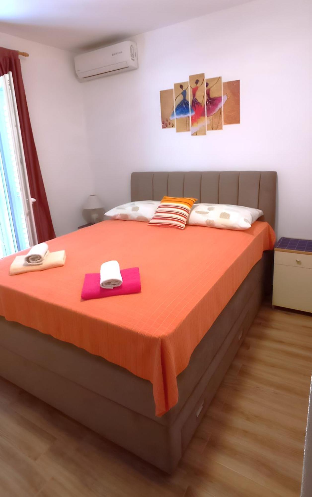 15 Apartment *