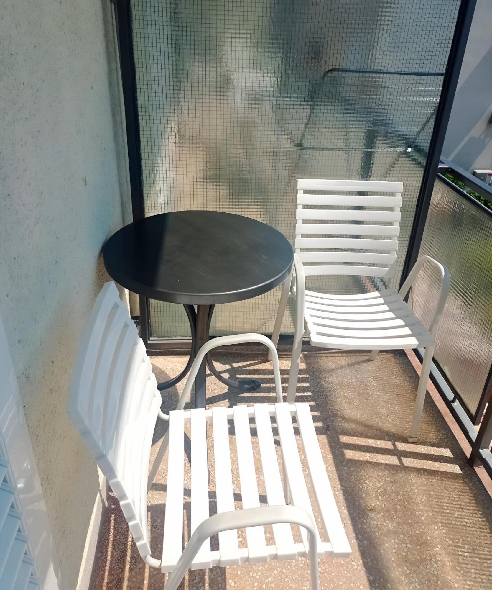Apartment 15 *