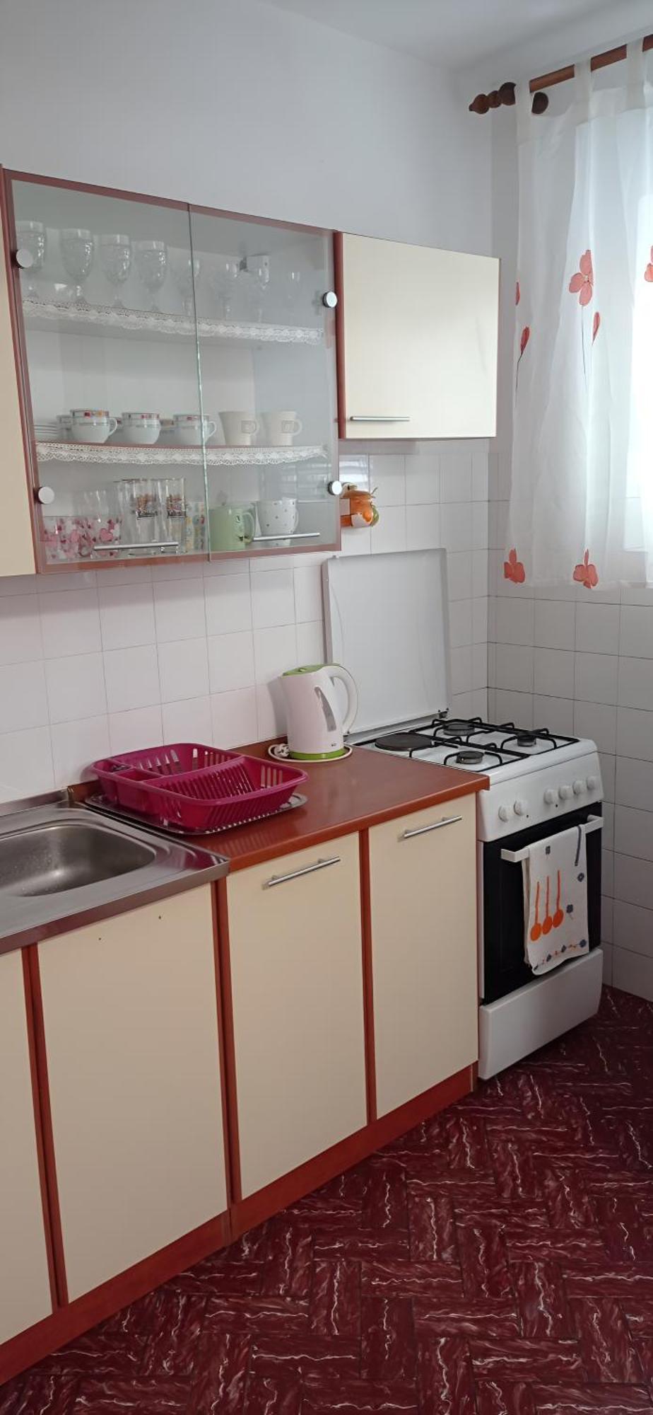 Apartment 15 *