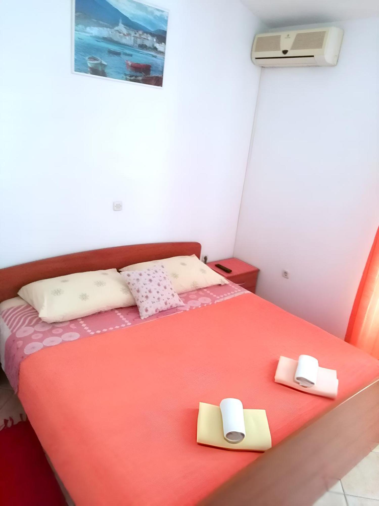 15 * Makarska